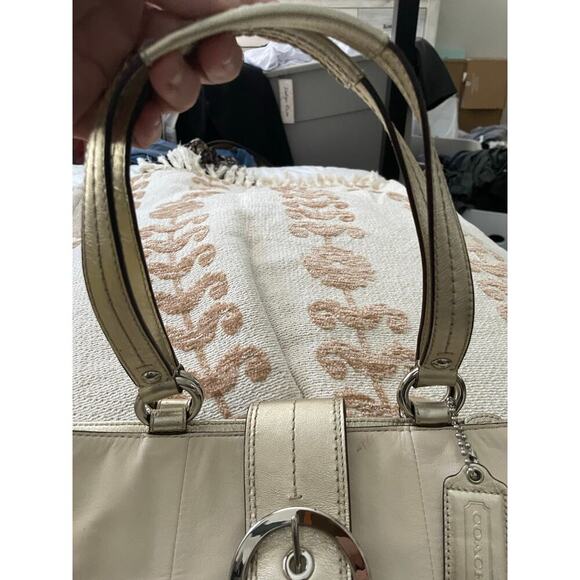 Coach Soho Ivory Shoulder Bag with Gold Straps Women's Casual Tote - Picture 5 of 11